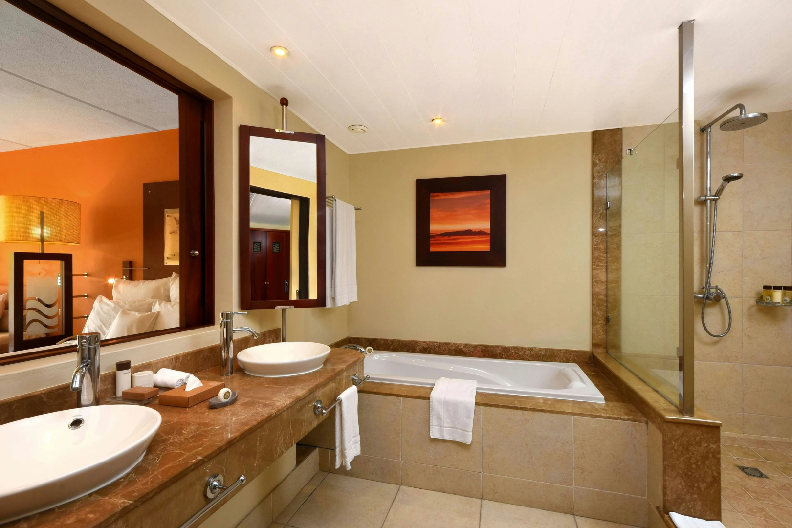 Photo - Victoria Beachcomber Resort & Spa