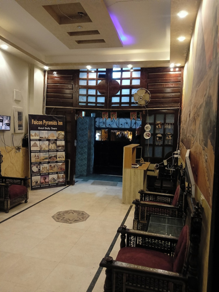 Foto - Falcon pyramids inn