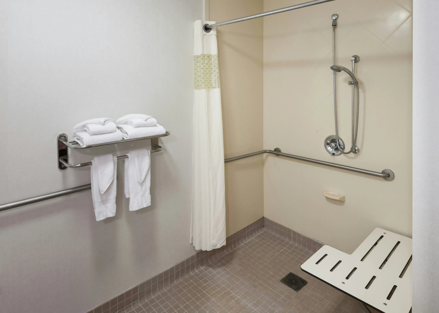 Photo - Hampton Inn & Suites Westford-Chelmsford
