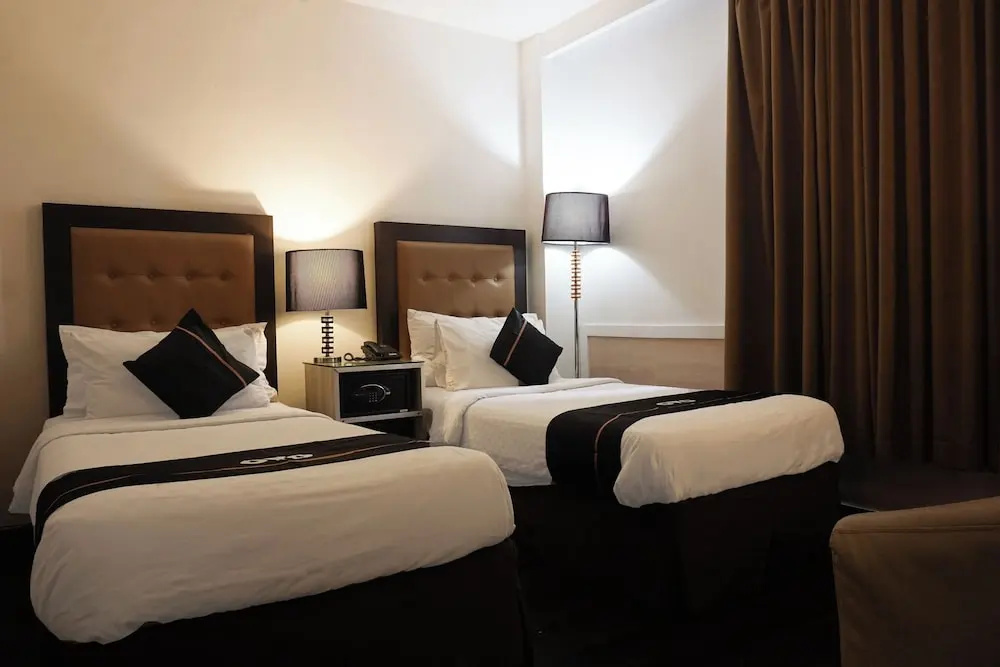 Photo - Hotel O Townhouse Oak Grand Orienchi