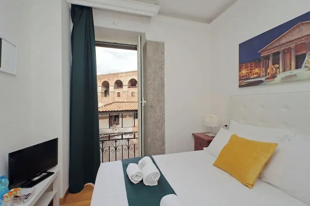 Photo - Romulus Rooms by Hostand