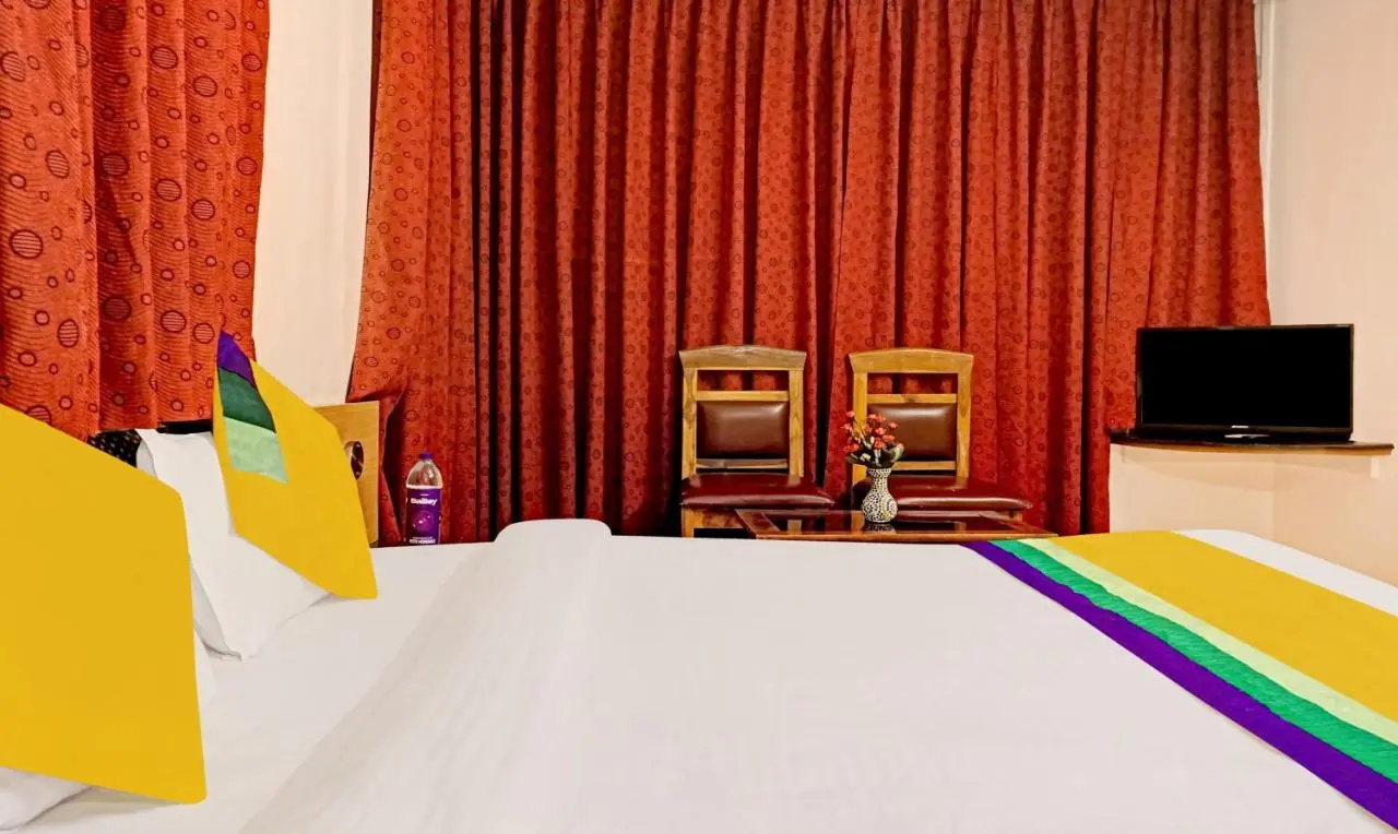 Photo - Itsy Hotels Crown Inn