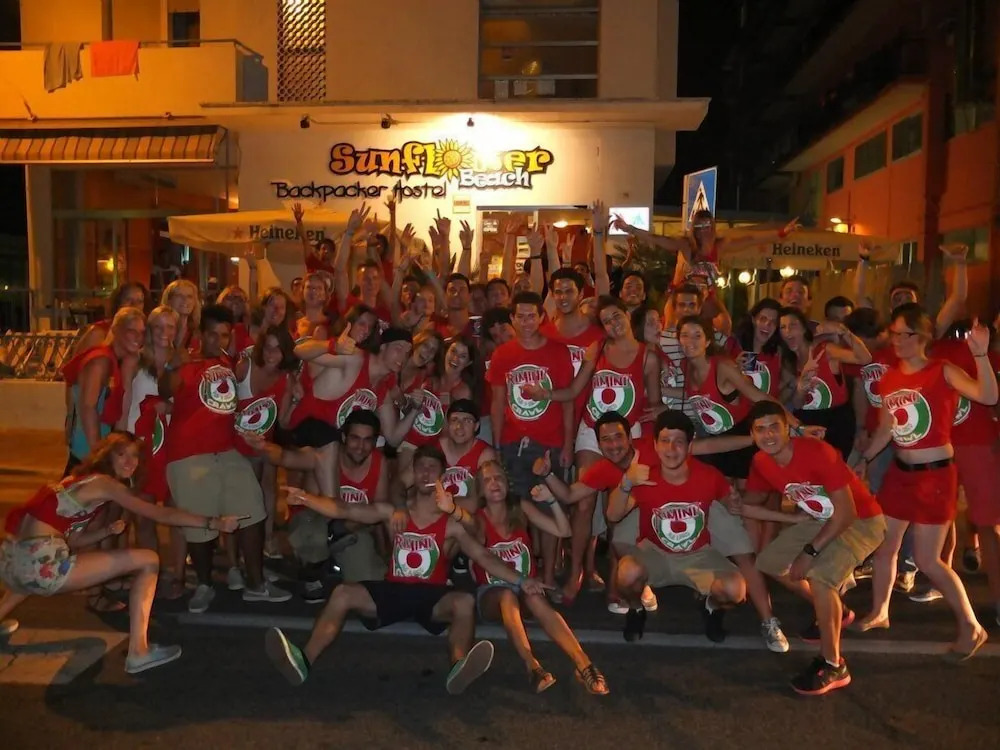 Photo - Sunflower Beach Backpacker Hostel & Bar