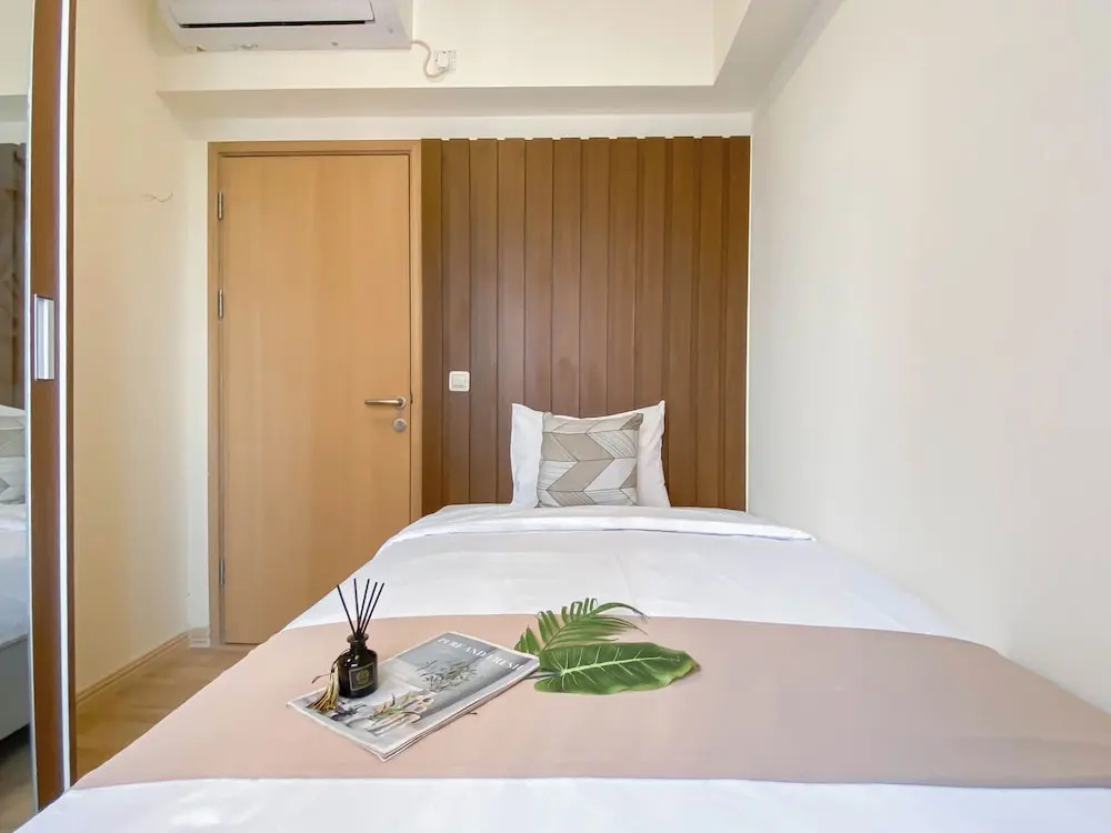 Modern Look And Restful 3Br At Meikarta Apartment