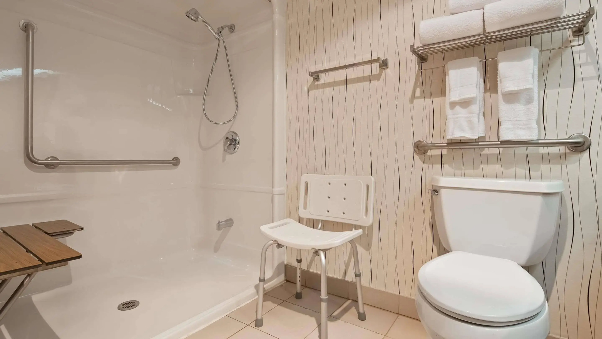 Photo - Best Western Plus Travel Hotel Toronto Airport