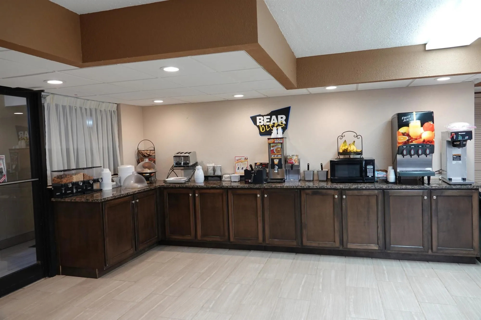 Photo - SureStay Plus Hotel by Best Western Gatlinburg
