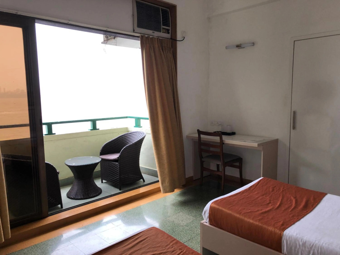 Photo - Sea Green Hotel