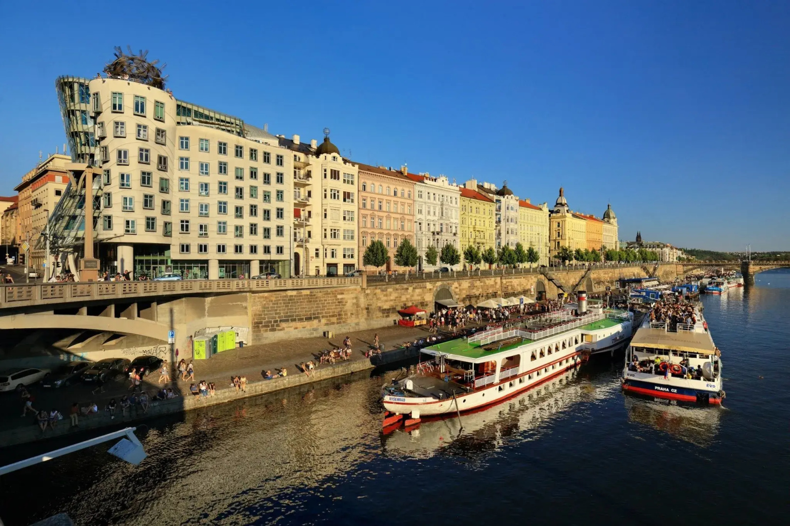 Photo - Dancing House hotel - Tančící dům