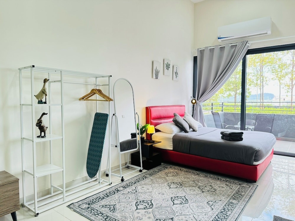 CoreSoho Suite by BKAstaycation KotaWarisan Sepang KLIA Airport, Free WiFi