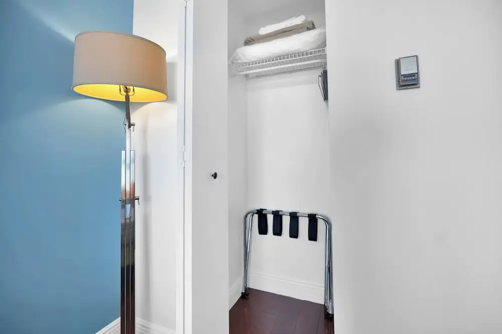 Photo - SF Tropical Paradise - Spacious 3/3