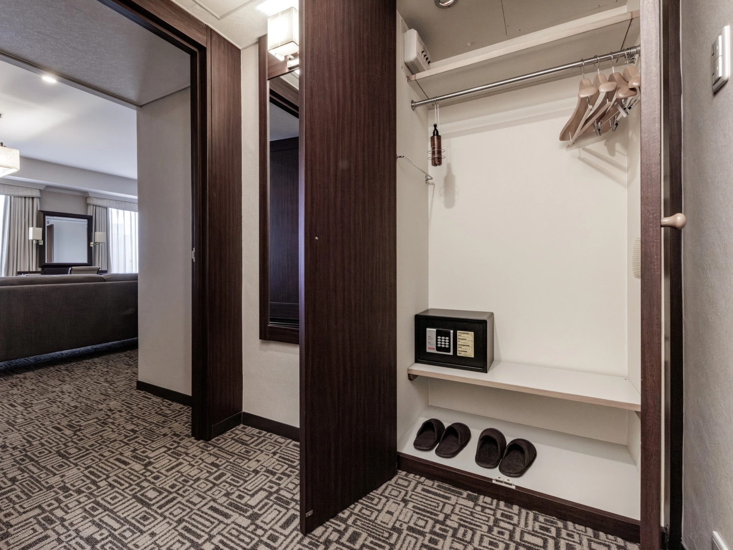 Photo - Nishitetsu Grand Hotel