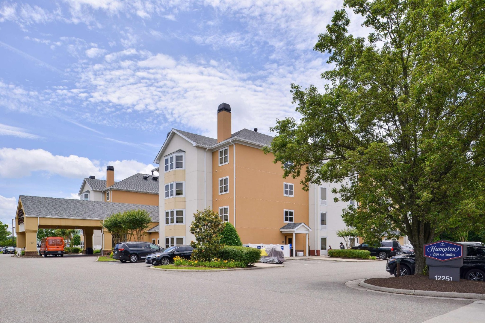 Photo - Hampton Inn & Suites Newport News (Oyster Point)
