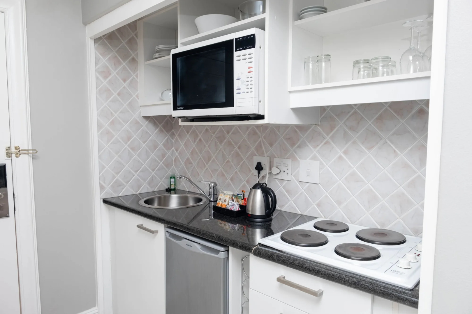 Photo - The Bantry Bay Aparthotel by Totalstay