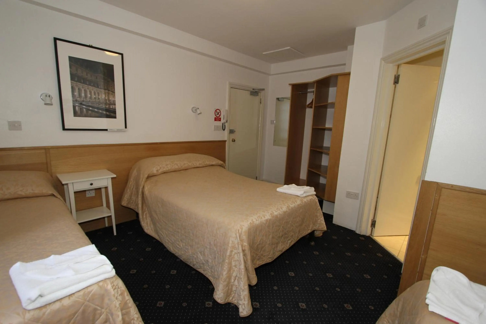 Photo - Ridgemount Hotel