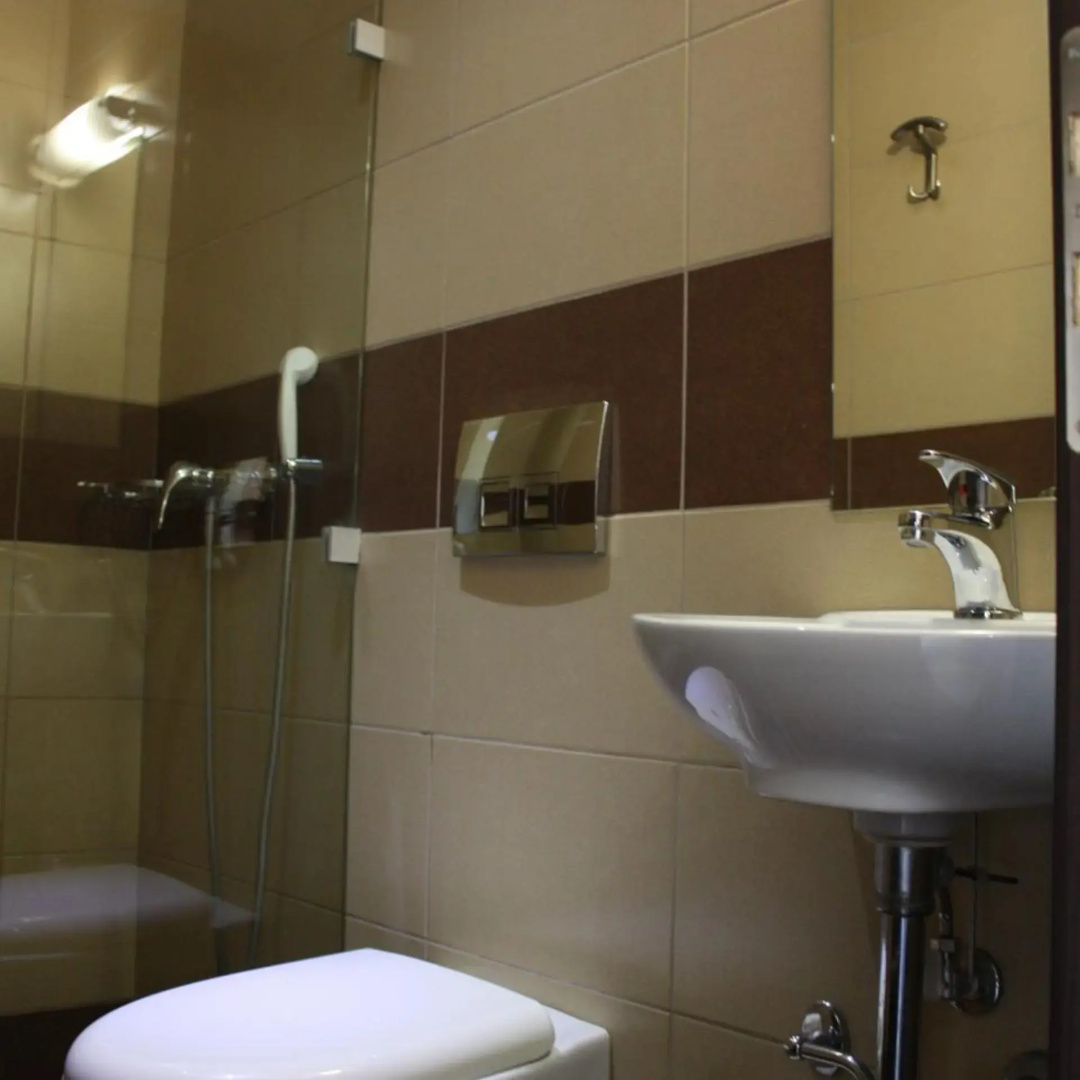 Photo - Pella Inn Hostel