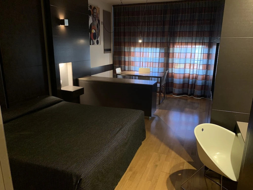 Photo - Wall Art Hotel & Residence