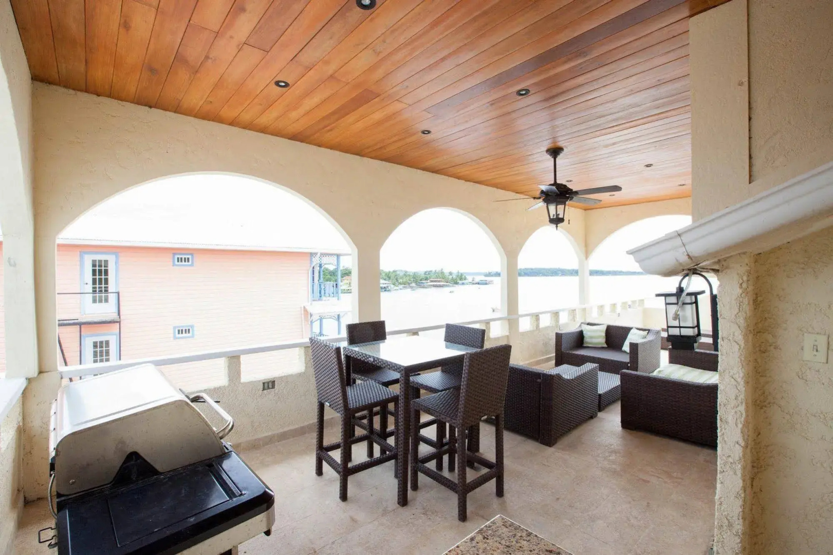 Photo - Tropical Suites Hotel
