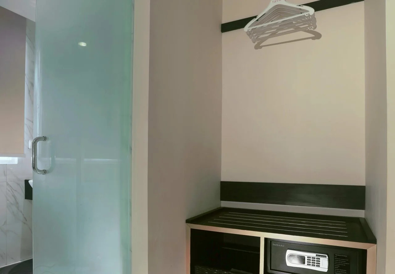 Photo - Brits Hotel Puri Indah