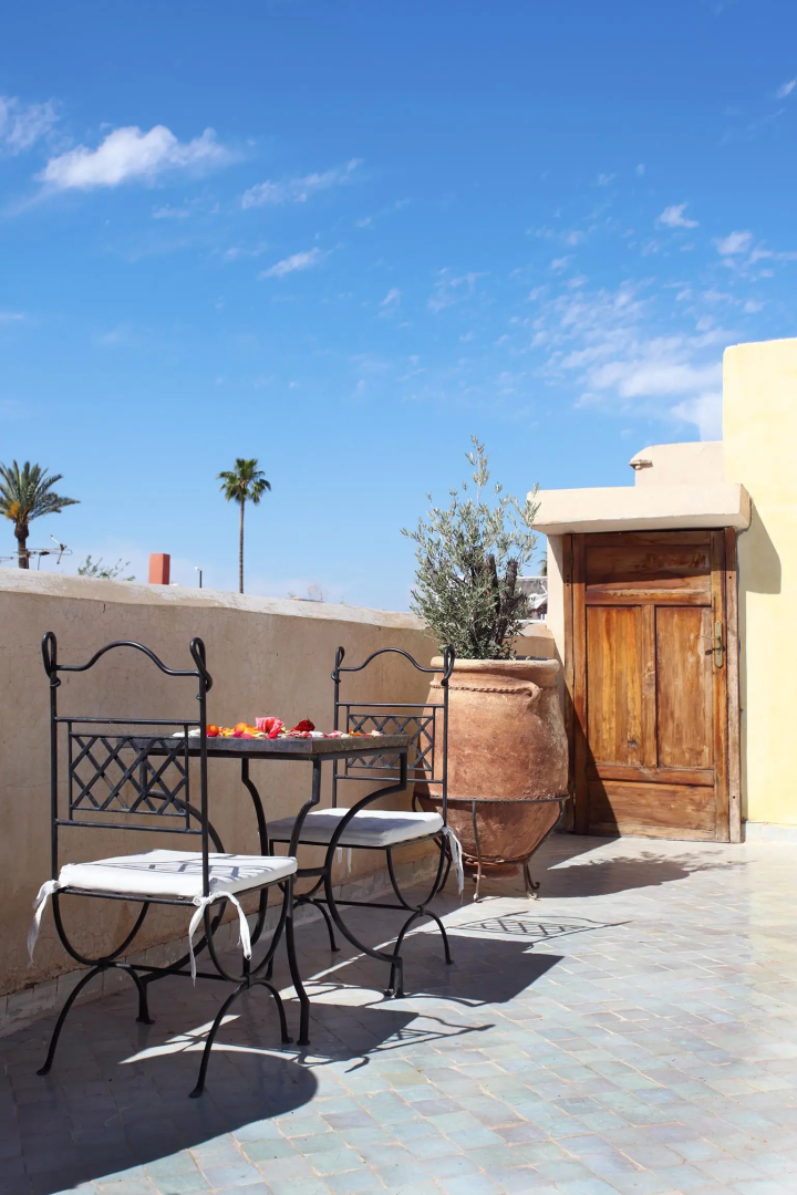 Photo - Riad white flowers