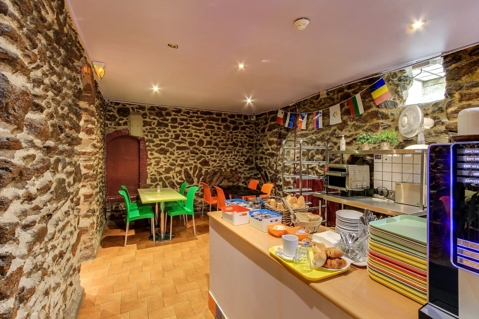 Photo - Le Montclair Montmartre by River