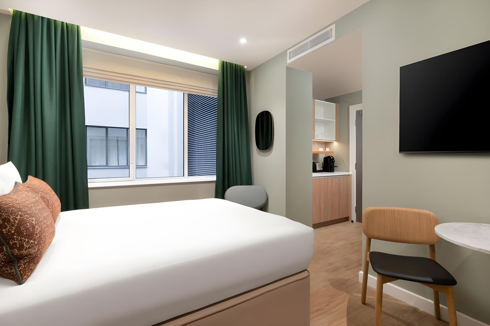 Photo - The Lincoln Suites