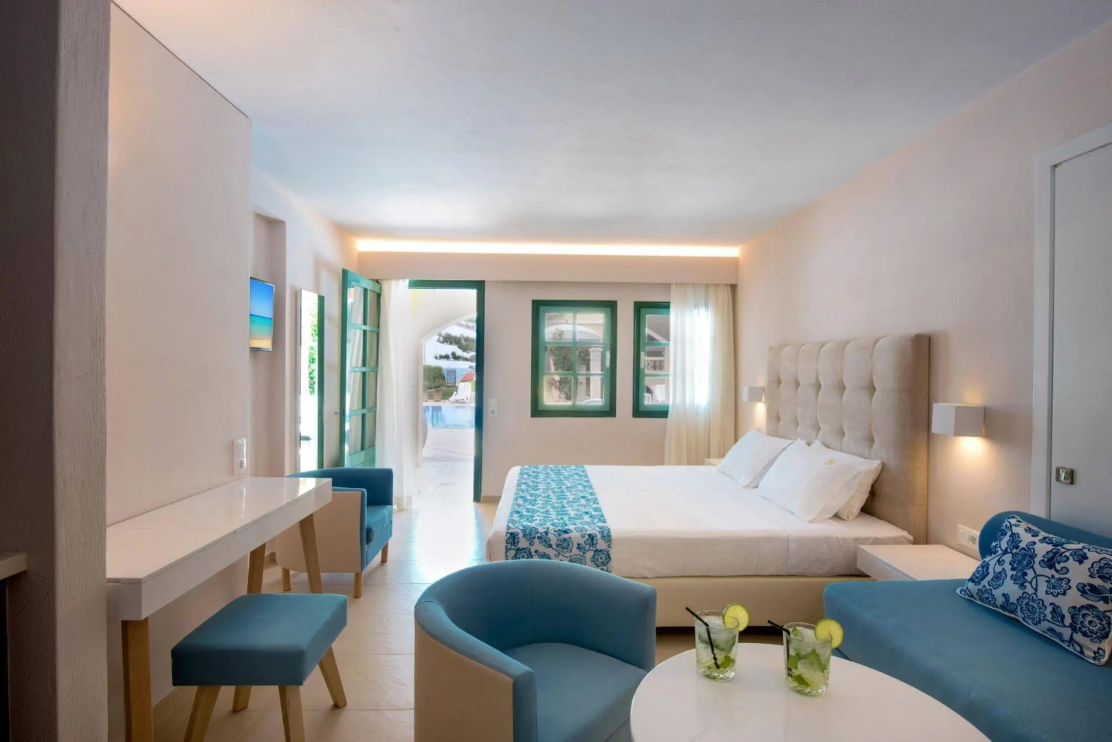 Photo - Petra Beach Hotel