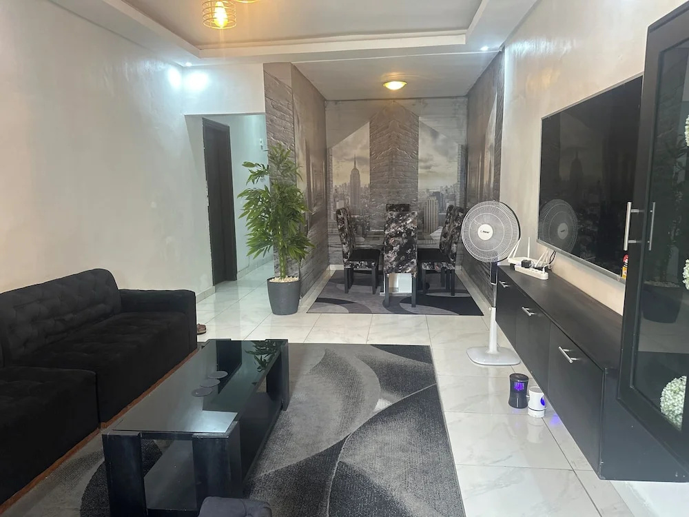 2-bed 1-bath - Sleeps 4 With Parking — фото 1