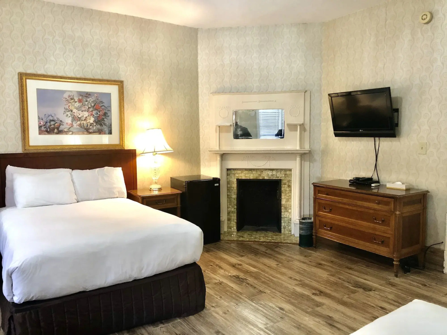 Photo - Windsor Inn Hotel