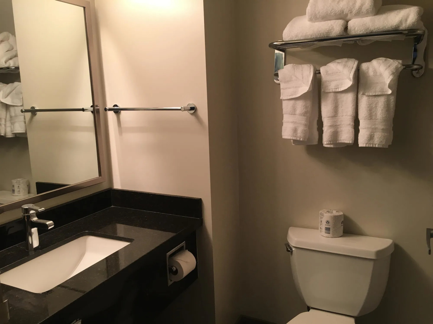 Photo - Best Western Plus Pitt Meadows Inn & Suites