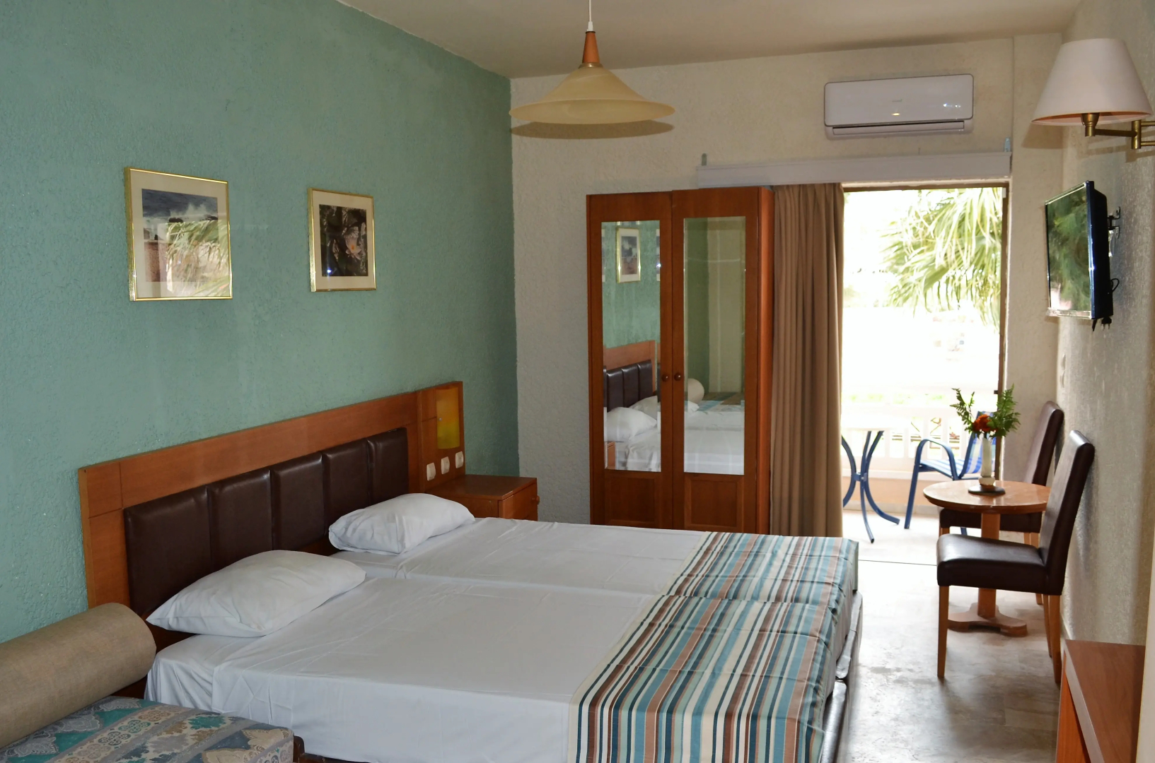 Photo - Sunset Beach Hotel