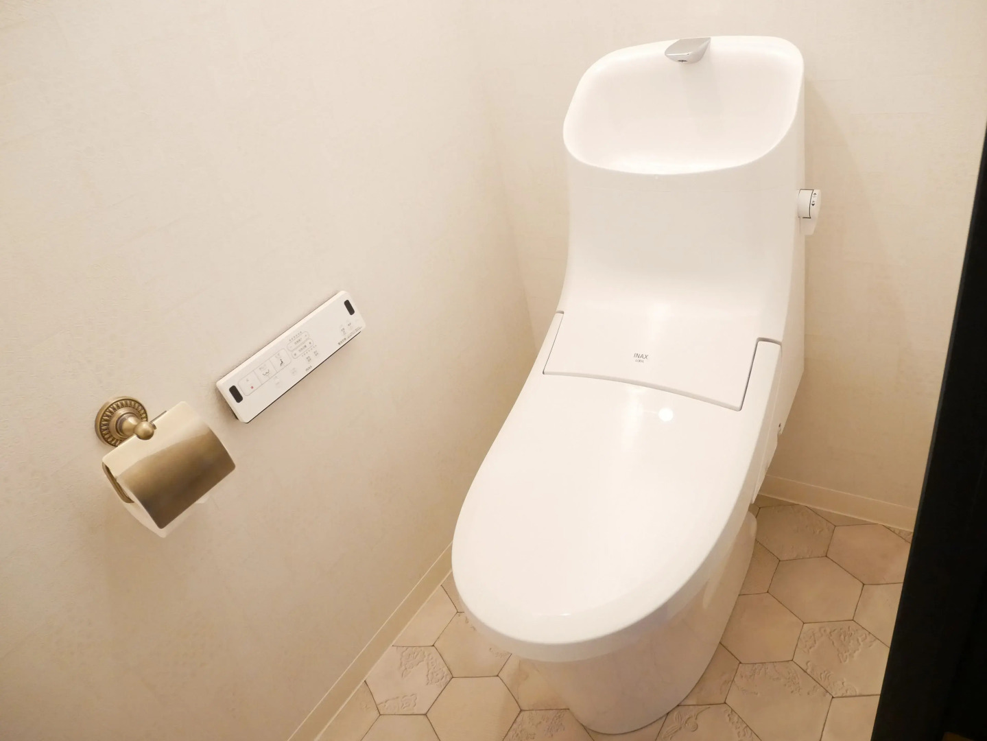 Photo - 7 Rooms Hotel & Cafe - Boutique Designer Hotel - 30 mins from Disneyland&Tokyo