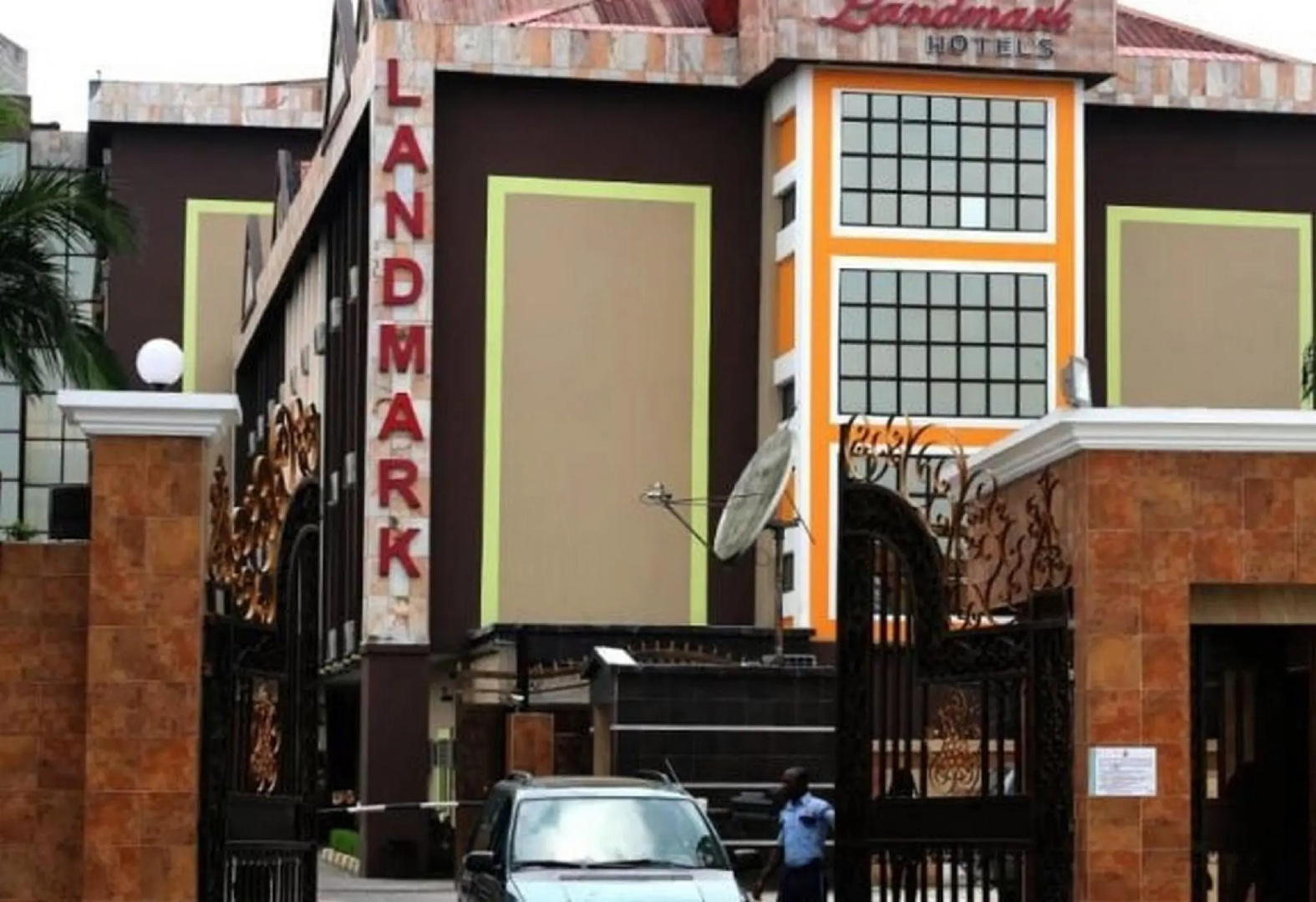 Landmark Hotel — фото 1