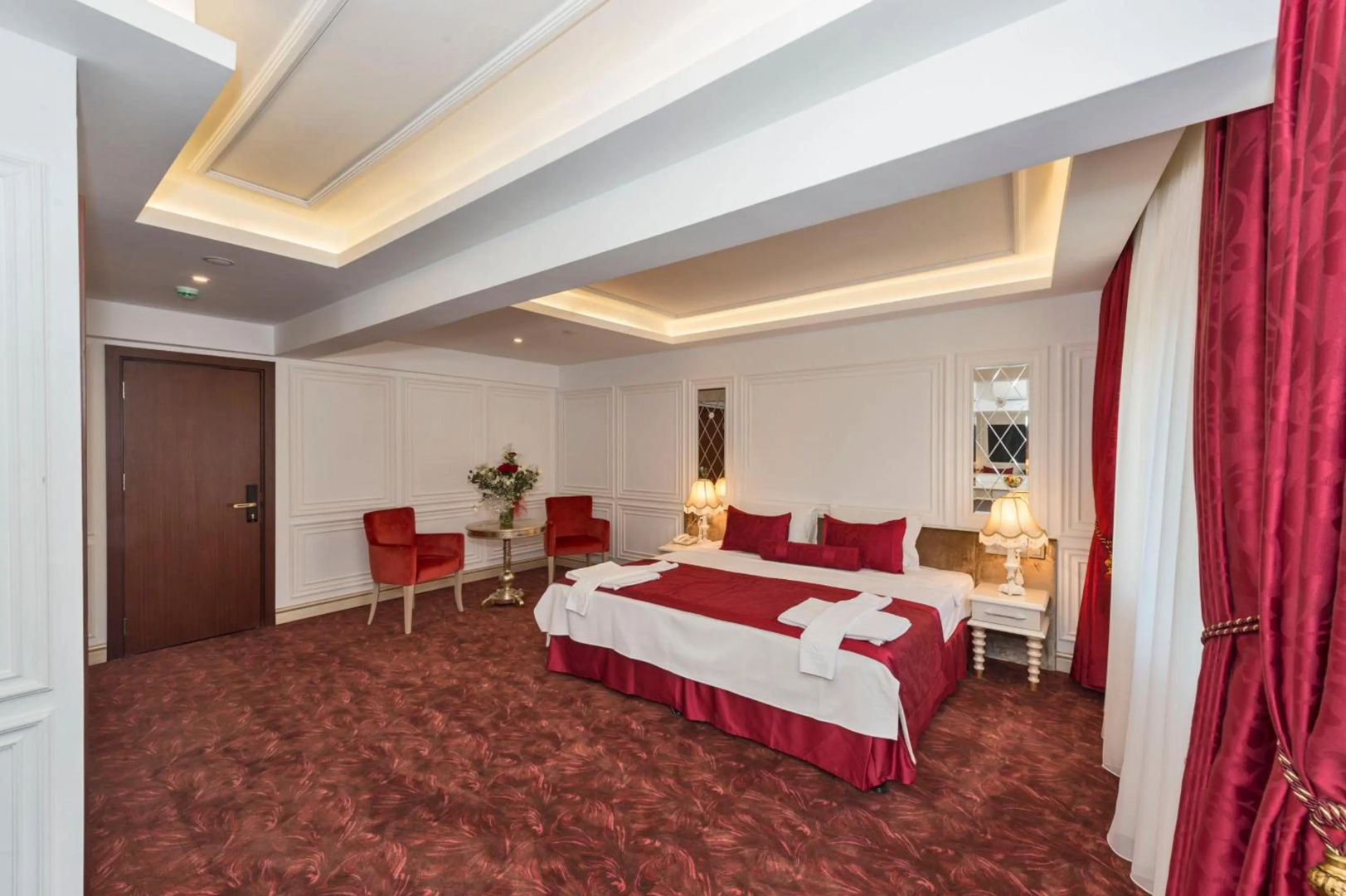 Photo - Escardin Hotel