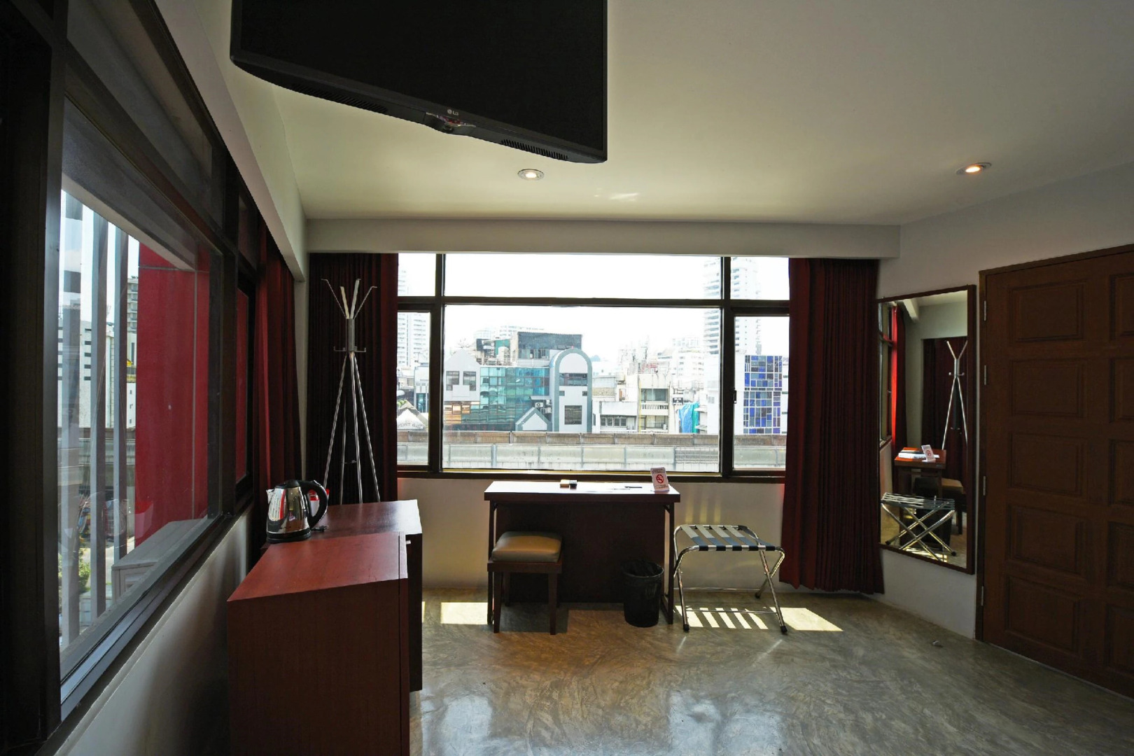 Photo - Ruamchitt Plaza Hotel