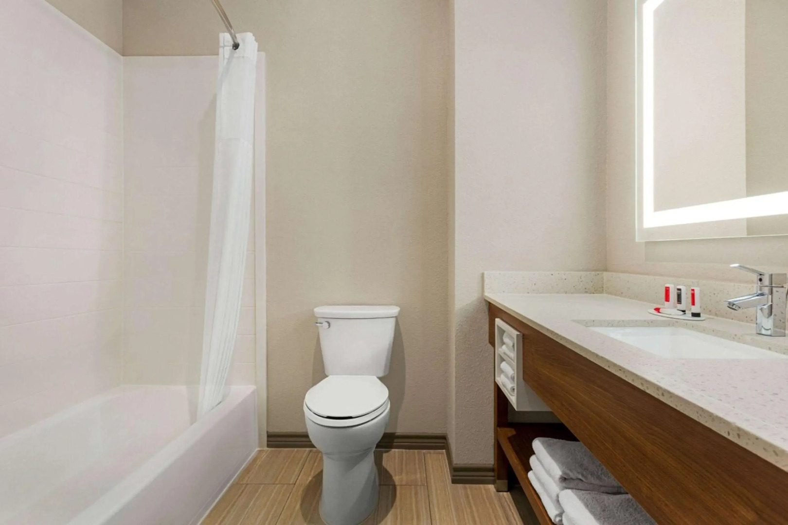 Photo - MAMAKA by Ovolo