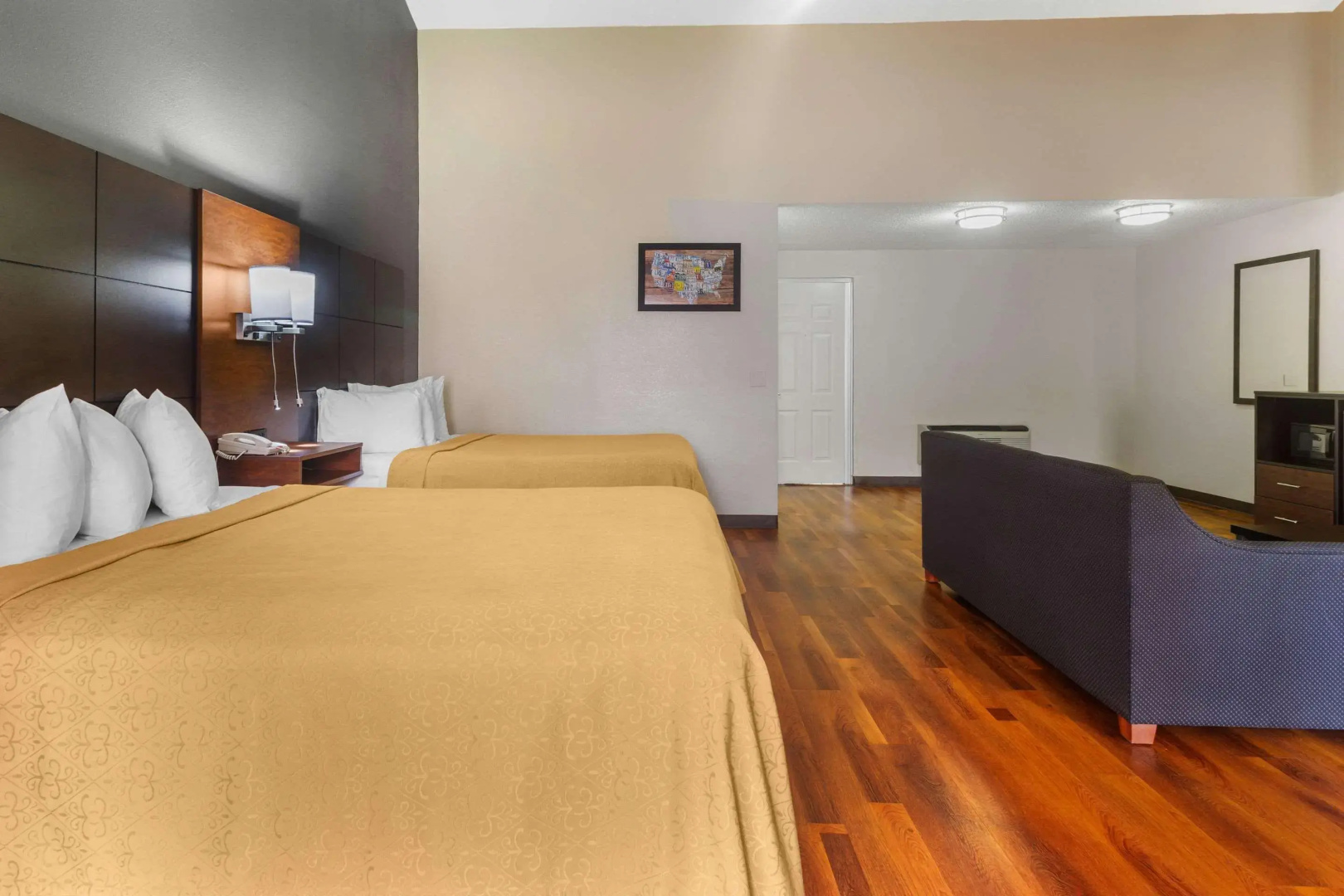 Photo - Econo Lodge Inn & Suites Gatlinburg at the Convention Center