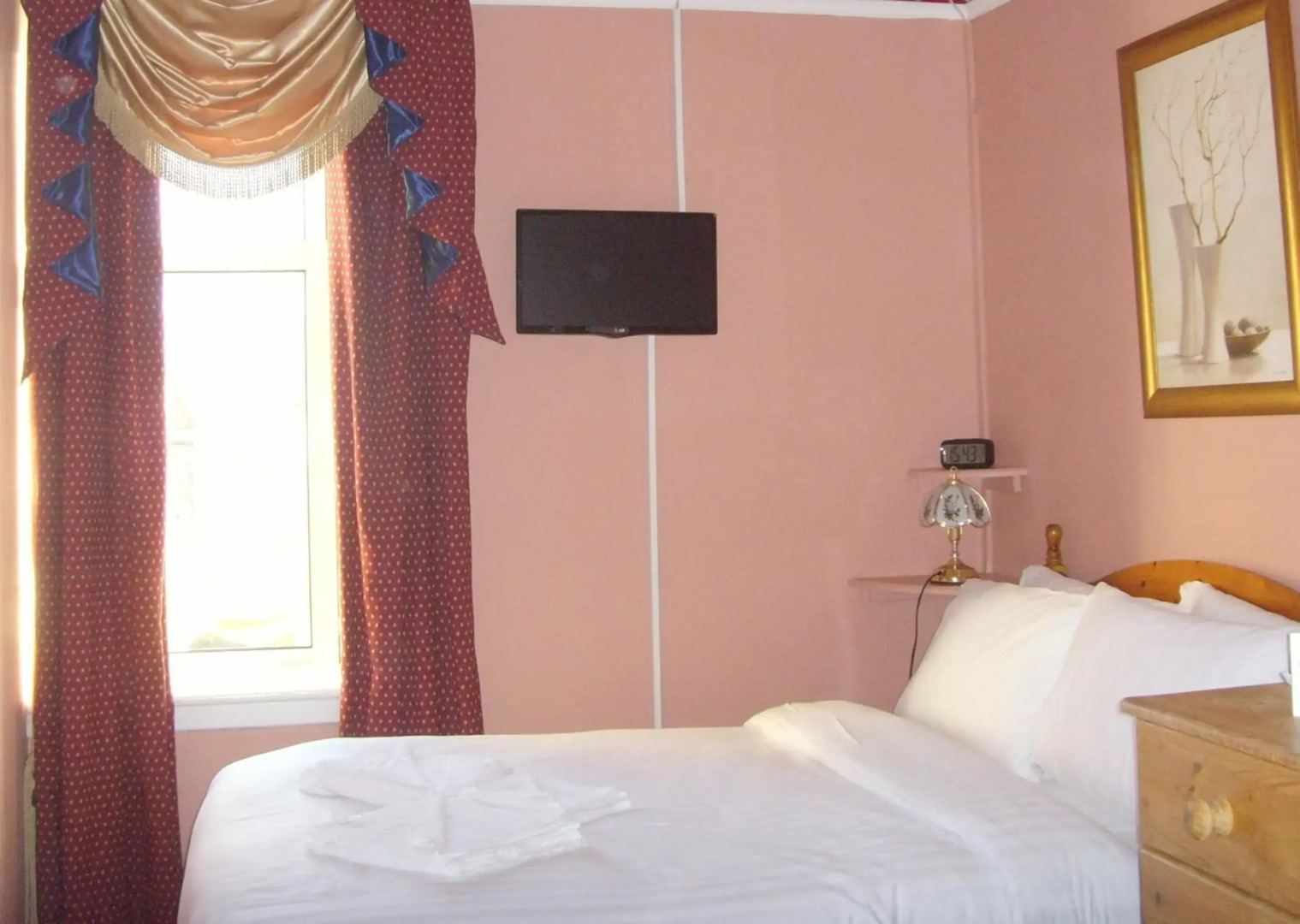 Photo - Twin Lions Hotel