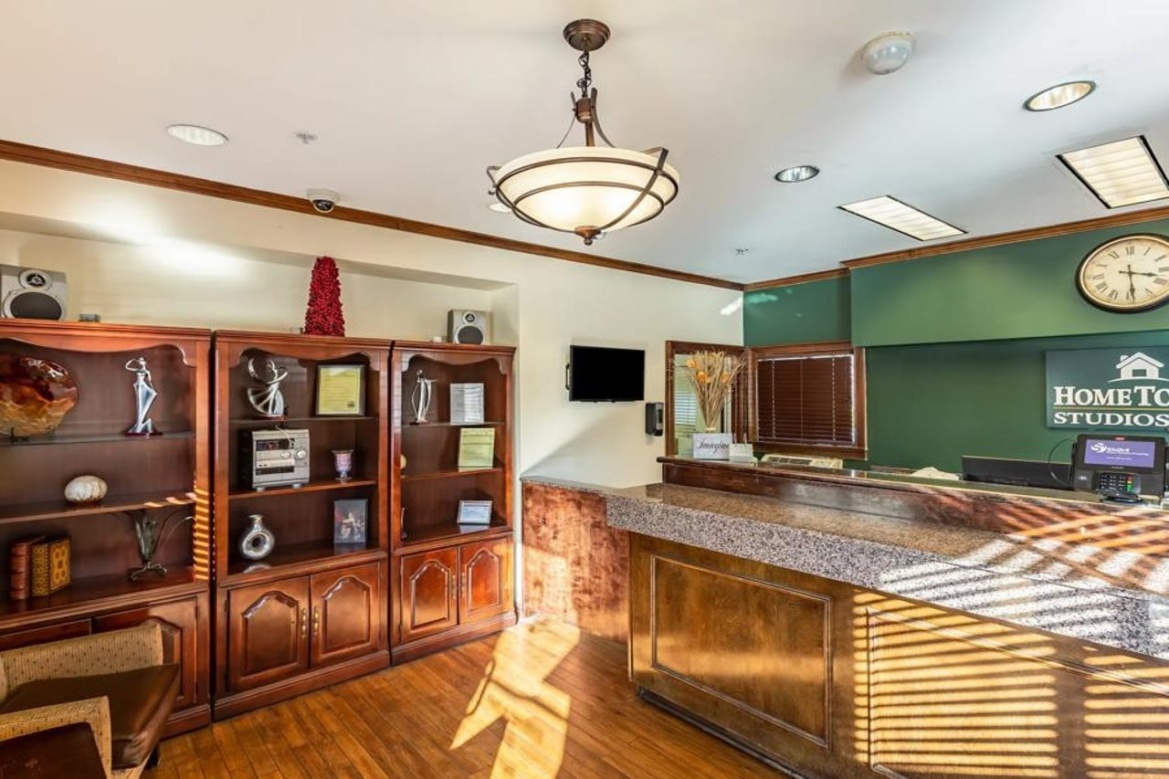 Foto - HomeTowne Studios by Red Roof Atlanta - Chamblee