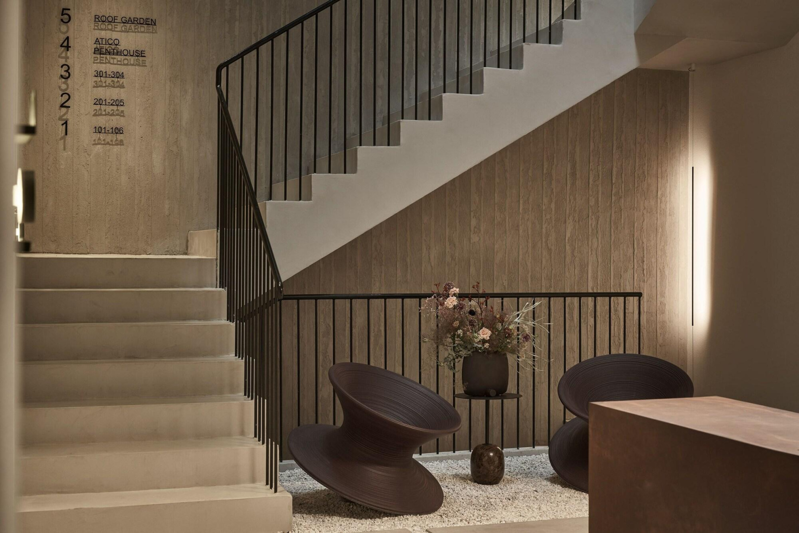 Photo - The Newel Psychiko