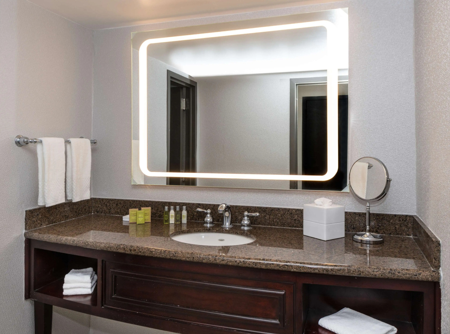 Photo - DoubleTree by Hilton Newark Penn Station, NJ