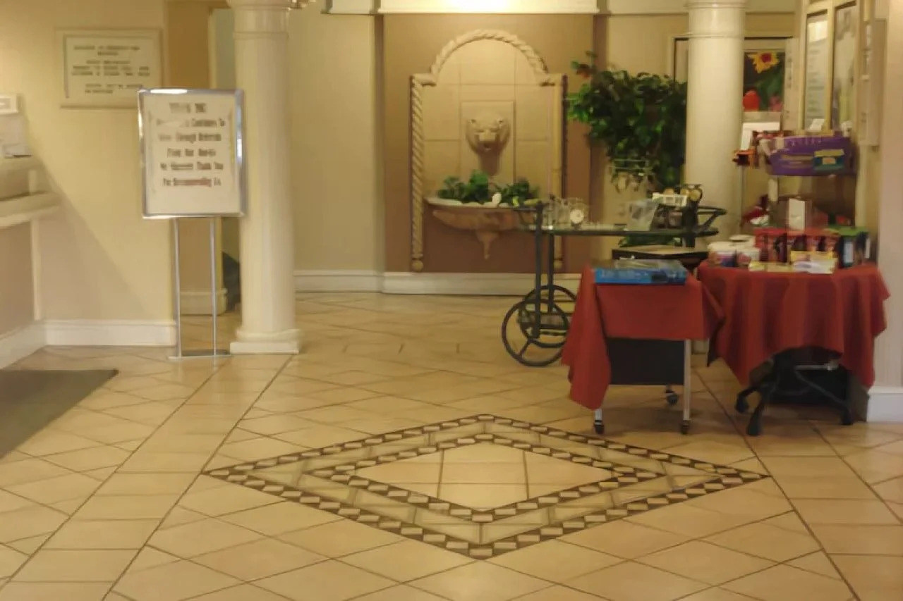 Photo - America's Inn Houston