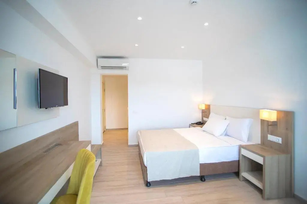 Photo - Club Shark Hotel