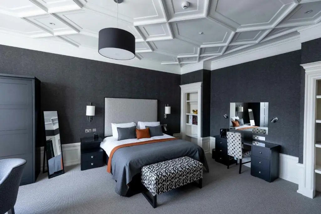 Photo - The Chester Hotel