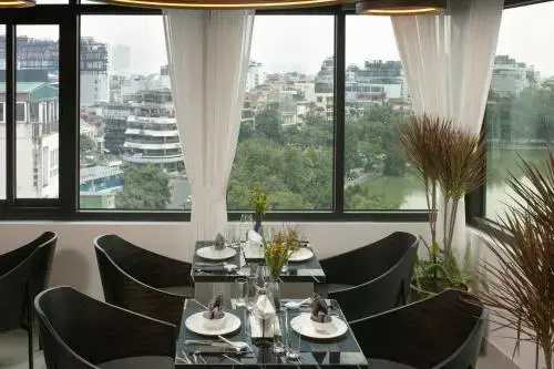 Photo - Le Premier Hotel & Rooftop Bar