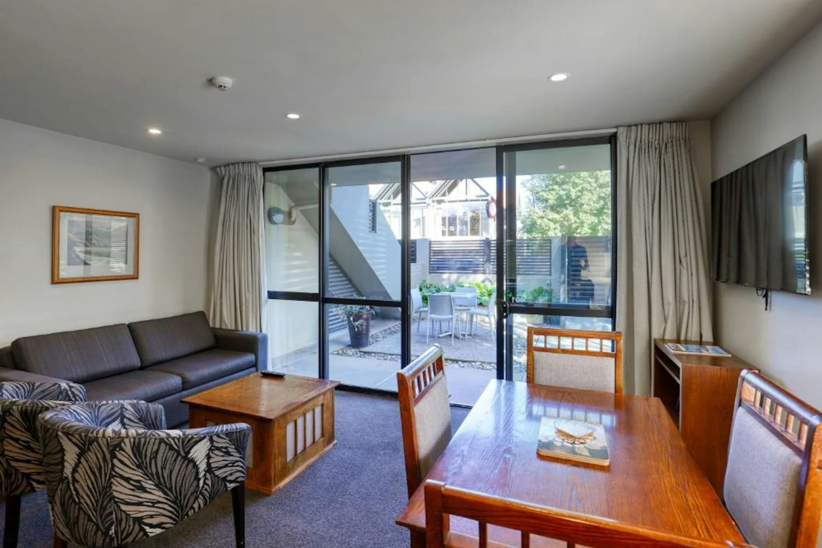 Photo - Garden Court Suites And Apartments