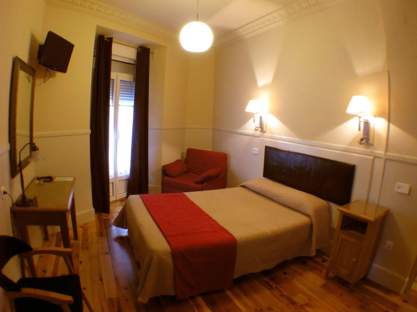 Foto - Hostal Canovas