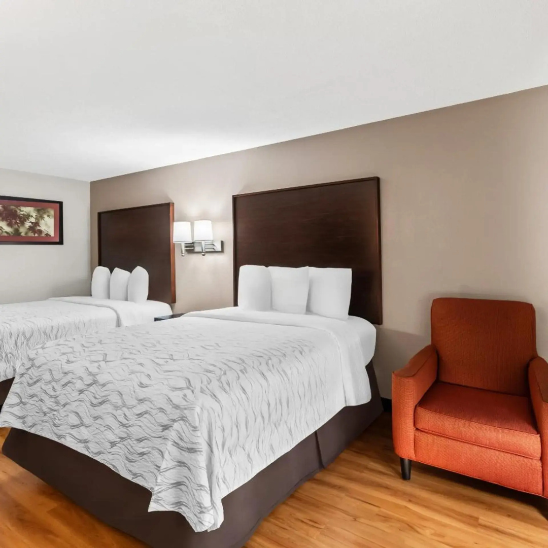 Photo - Red Roof PLUS+ & Suites Atlanta Airport South