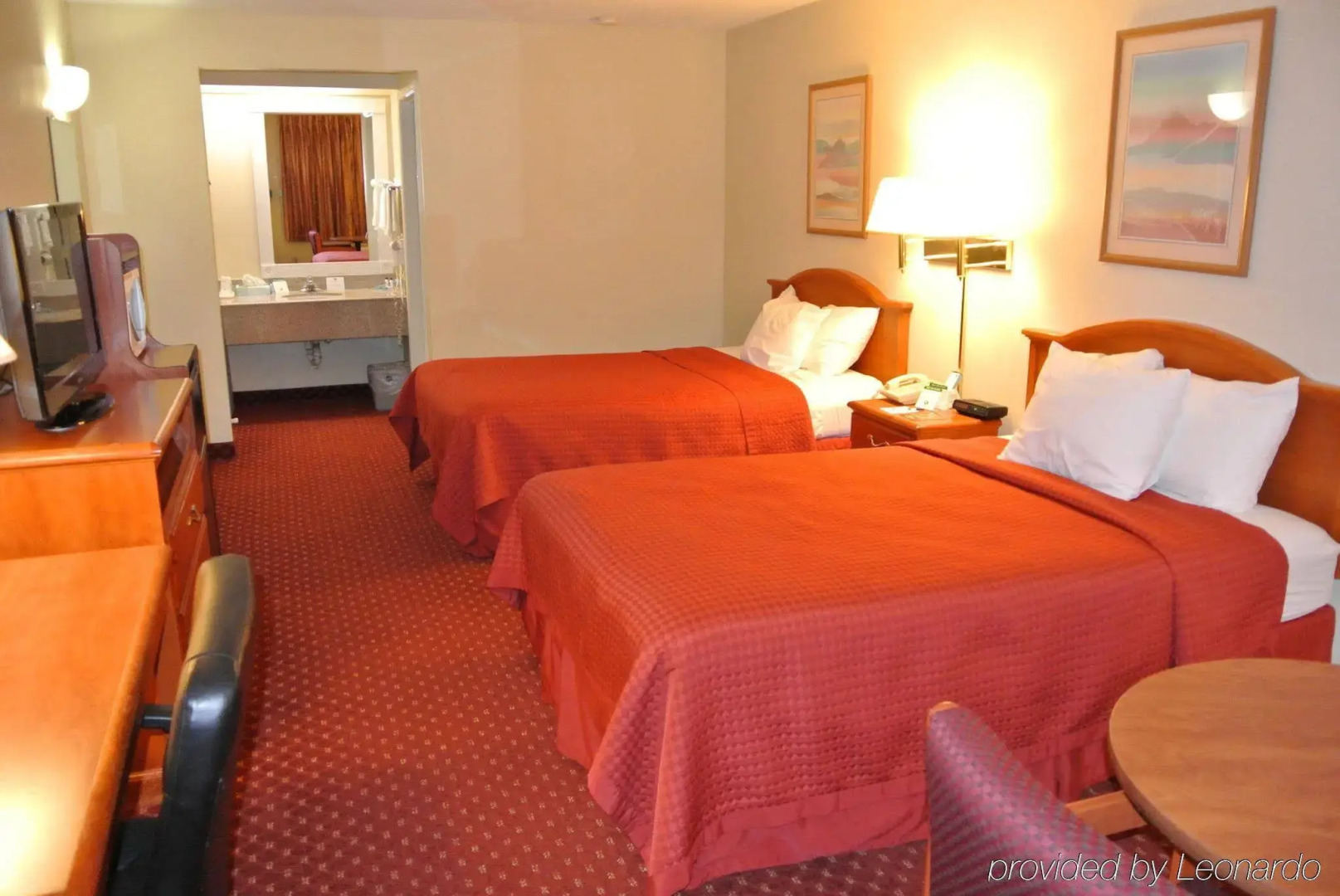 Photo - Quality Inn & Suites Garland - East Dallas