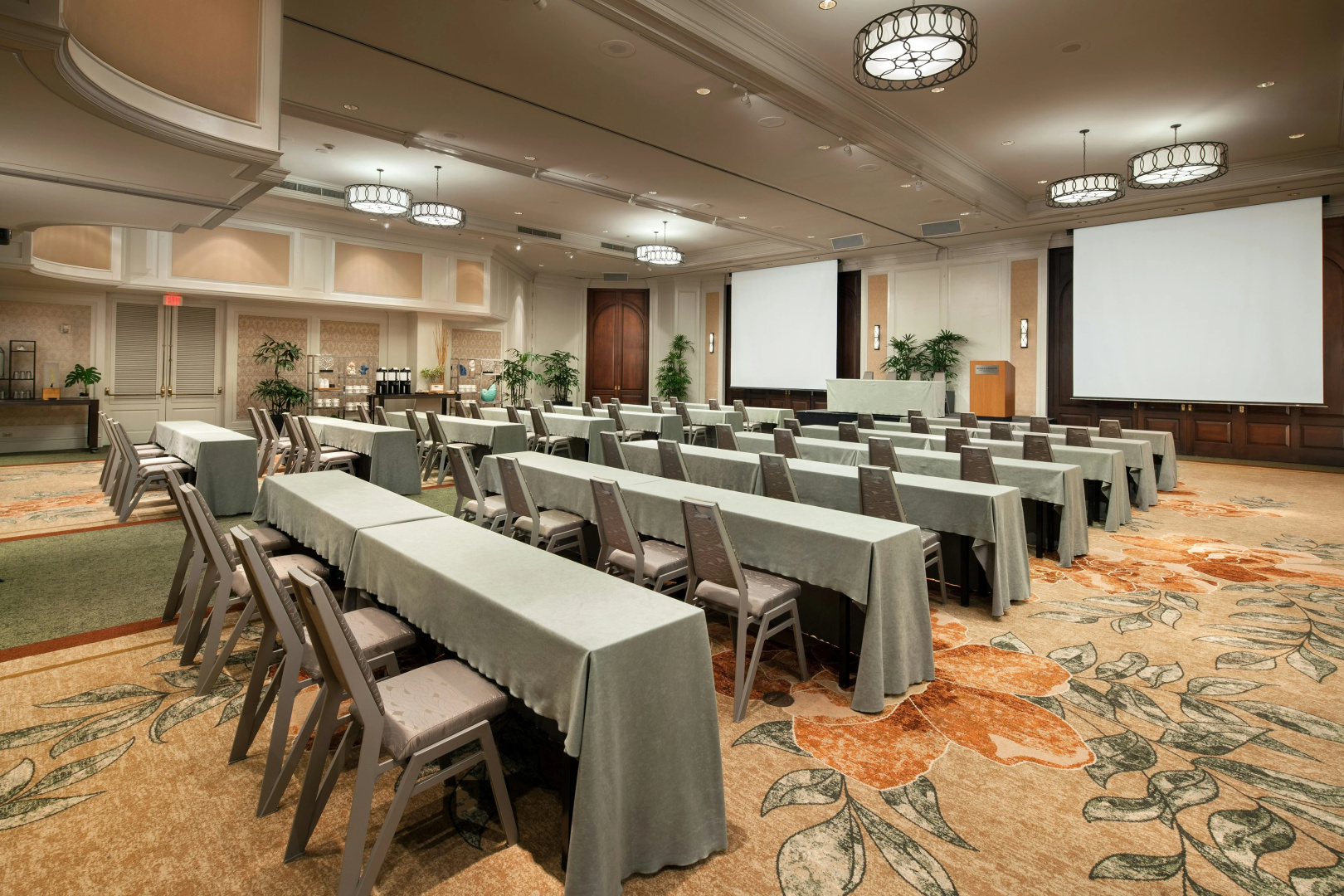 Photo - Moana Surfrider, A Westin Resort & Spa, Waikiki Beach