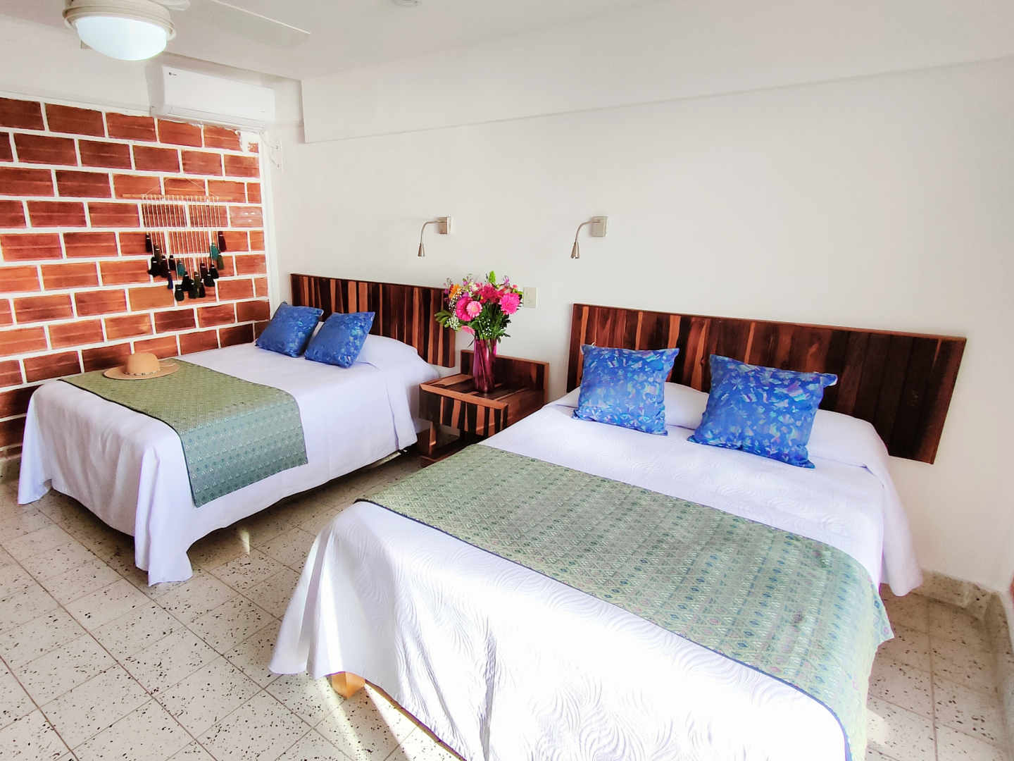 Photo - Hotel Rosita